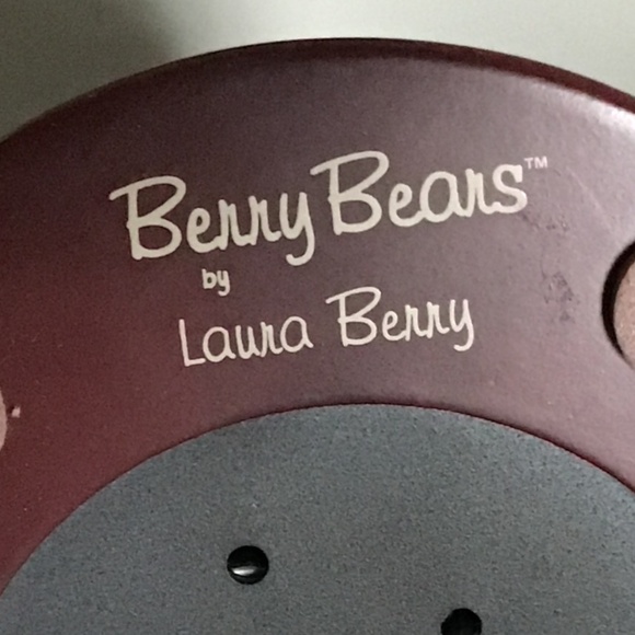 Berry Bears The Carolers  Music Box plays Oh Little Town of Bethlehem - Picture 7 of 7